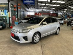 2017 Toyota YARIS 1.2 E รถเก๋ง 5 ประตู